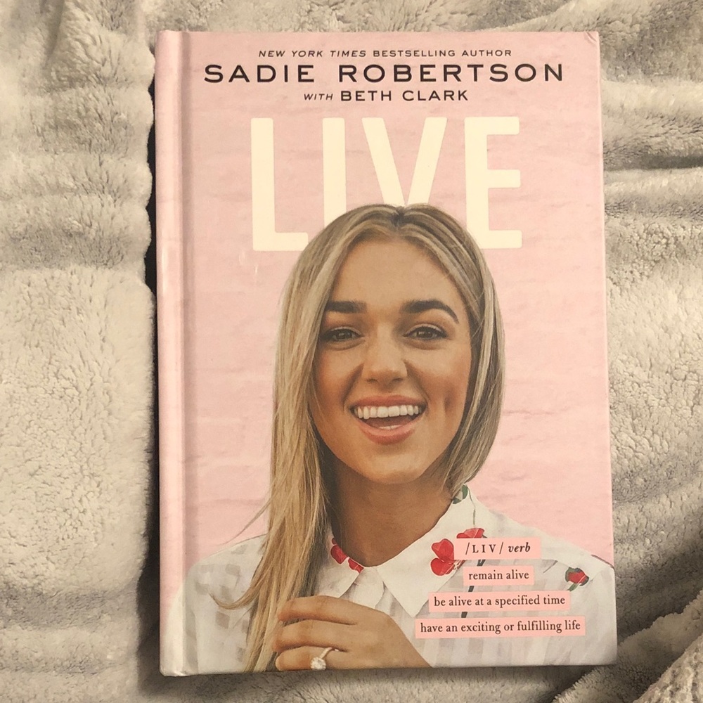 Sadie Robertson 'Live' Book - Pink Cover